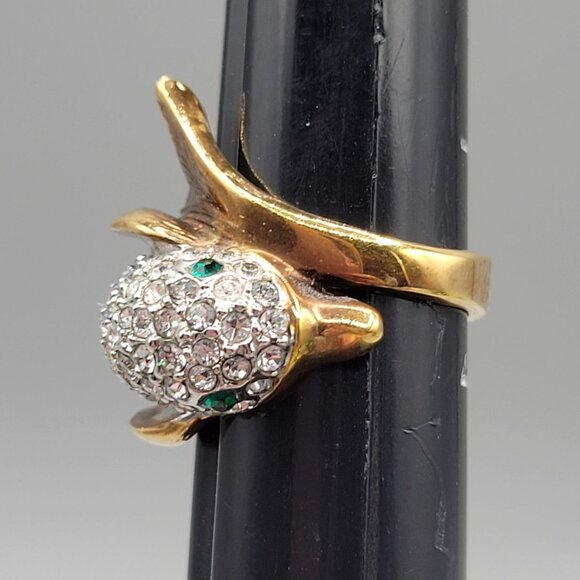 Rhinestone Encrusted Dolphin Ring Green Eyes Gold Tone Fashion Size 7.5 - Picture 3 of 6